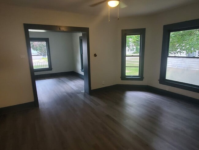 Building Photo - 936 Harrison Ave Unit 936  Lower