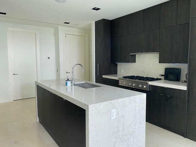 Photo - 243 Venetian Dr