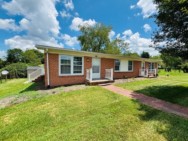 Photo - 1663 Mt Tabor Rd