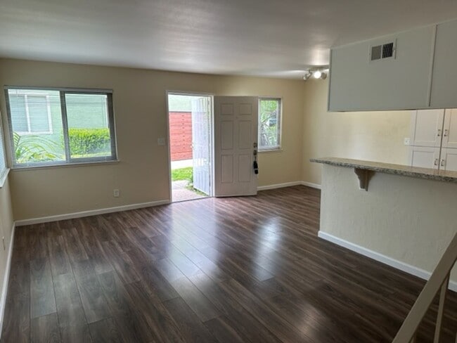Building Photo - Capitola Shores, 2bd. 1ba. Two-level condo.