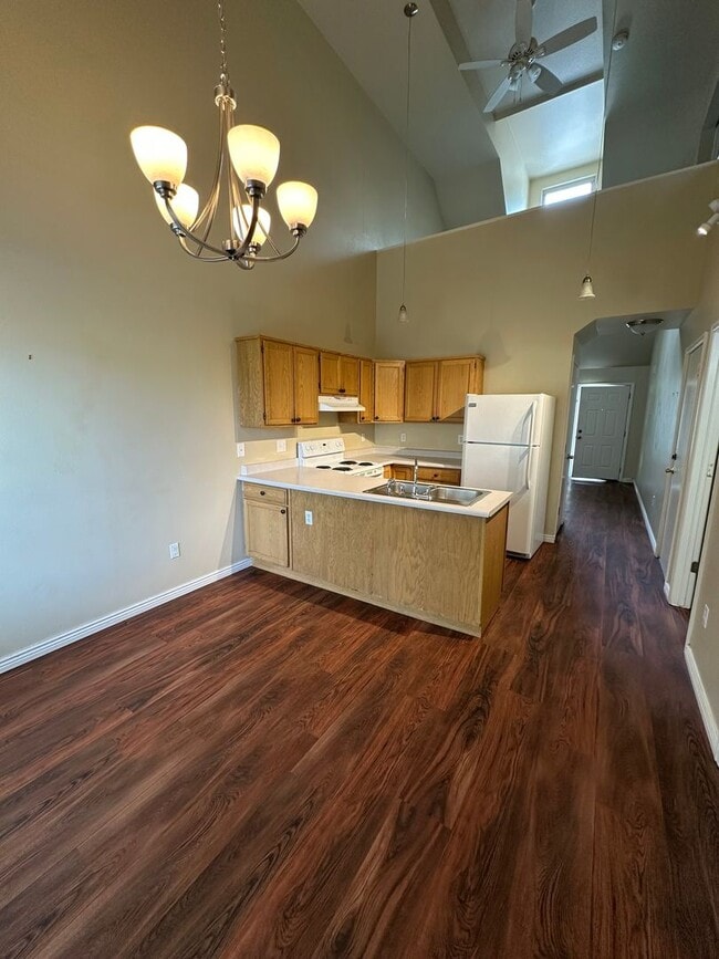 Photo - 3 BEDROOM, 2 BATHROOM TOWNHOUSE WITH 1 CAR ATTACHED GARAGE