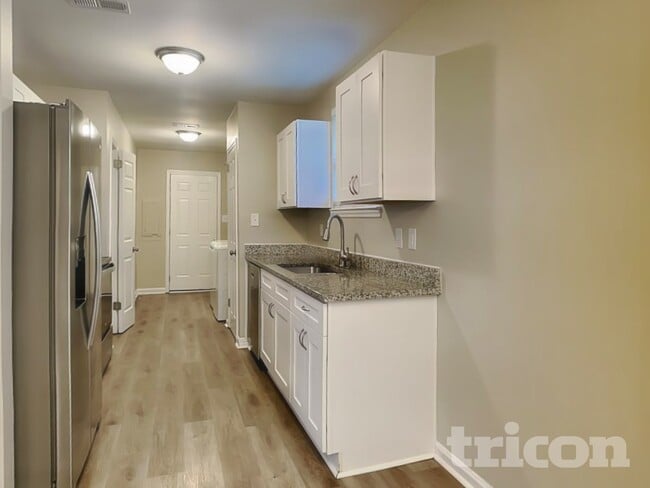 Photo - 213 Walnut Crest Dr