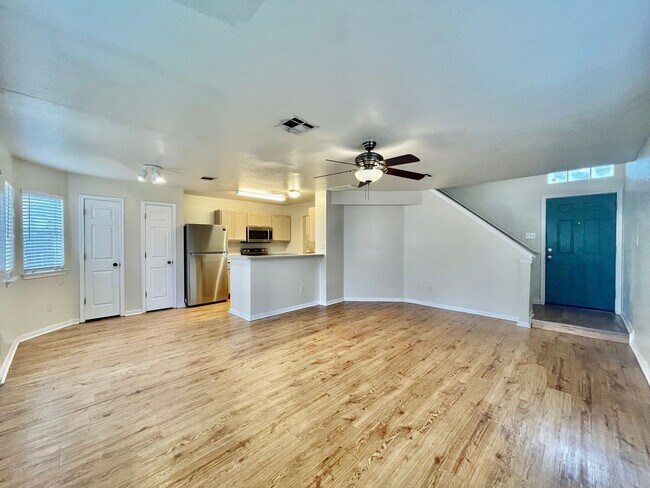 Building Photo - 3 Bedroom, 3.5 Bathrooms - 2 Car Garage - ... Rental