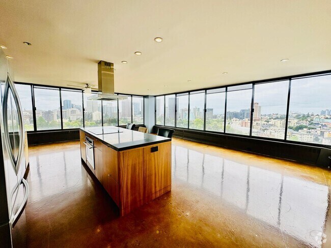 Building Photo - Luxury 12th Floor Corner 1bd/2bath w/ Incr... Rental