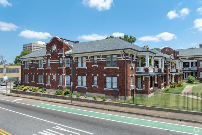 The Broadmoor Apartments