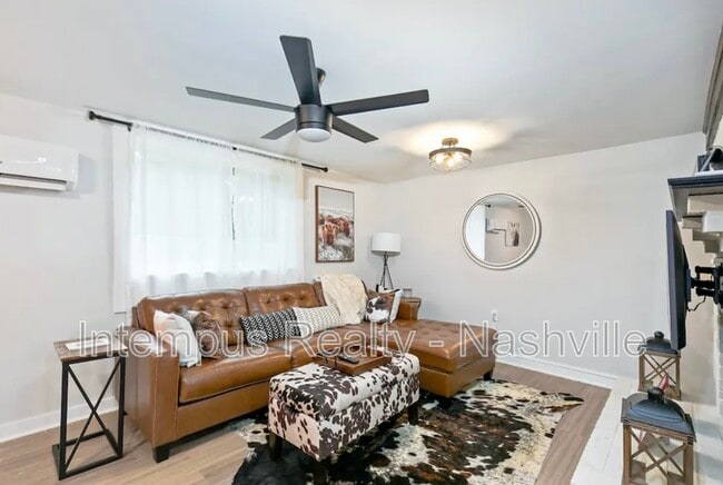 Photo - 840 Lemont Dr