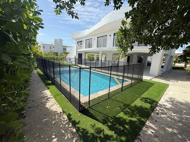 Photo - 273 W Seaview Dr