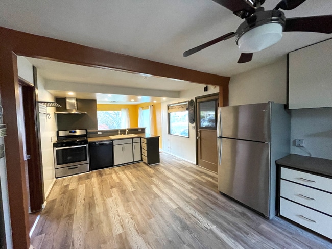 Photo - 1616 Perry Ave