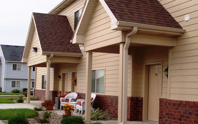 Prairiewood Apartments and Townhomes