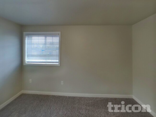 32306 18th Ave SW