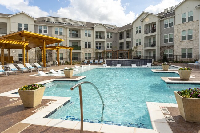 Building Photo - Lakeview at Westpark Rental