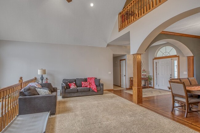 Photo - Highly desirable home in Briarbrook