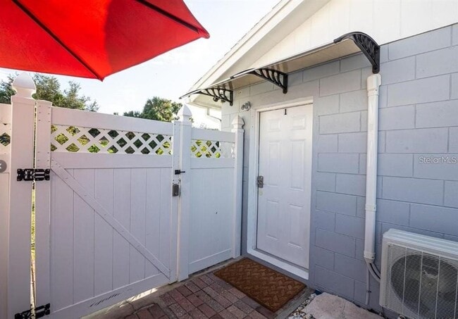 Photo - 111 Cuautla Way