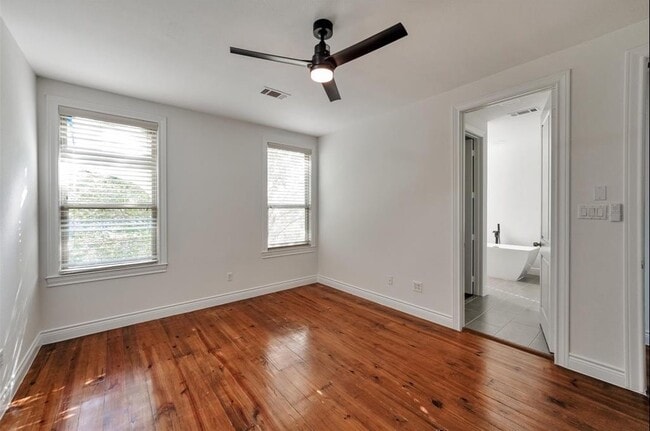 Photo - 119 Capetown Ln