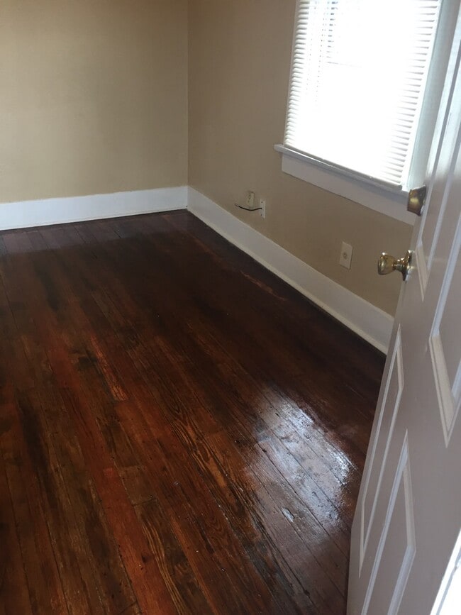 Living Room - 1502 Piety St Unidad 1502