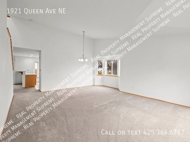 Photo - 1921 Queen Ave NE