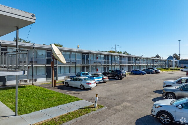 Bantam Springbrook Apartments
