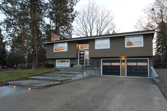 Building Photo - 63rd Ave