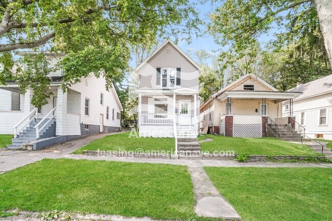 Photo - 318 E Thrush Ave