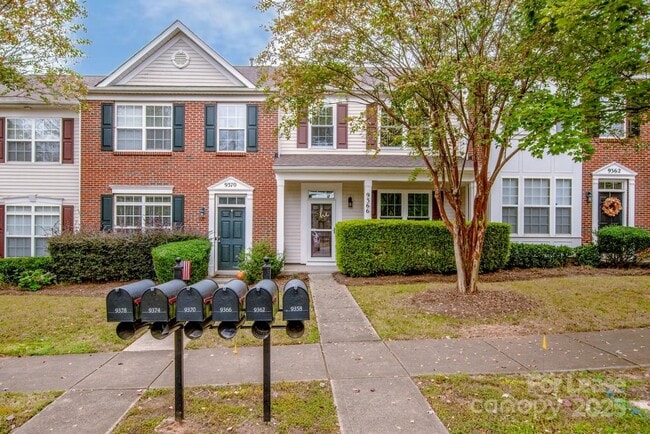 Photo - 9366 Greenheather Dr