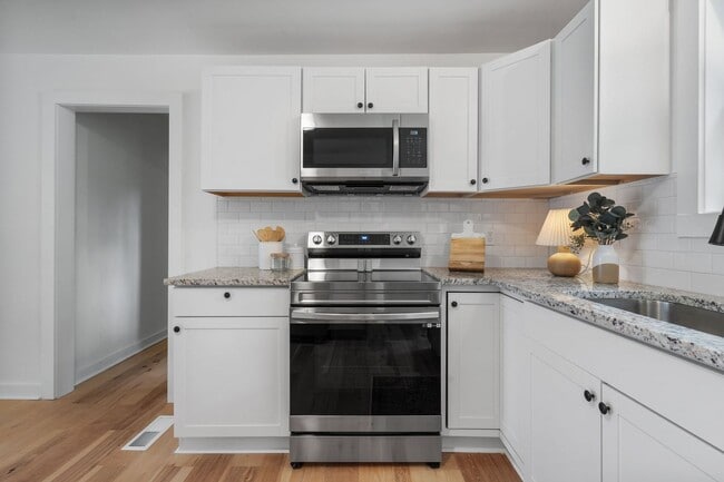 Photo - Modern Charm in Desirable East Ridge Neighborhood