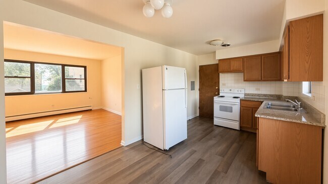 Photo - 6456 N Ridge Blvd Unidad 2N