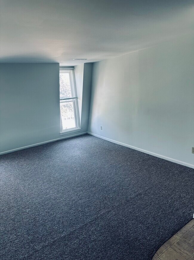 Photo - 330 W Sycamore St