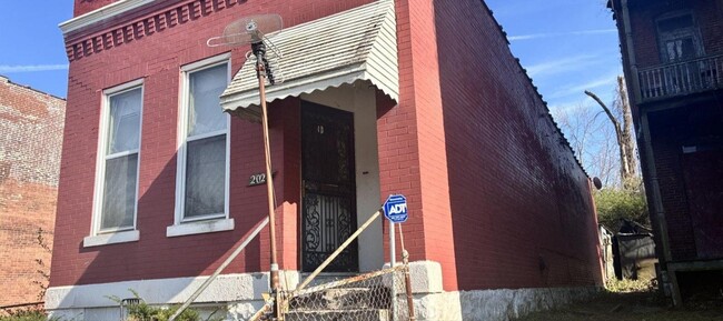 Photo - 2028 E Prairie Ave
