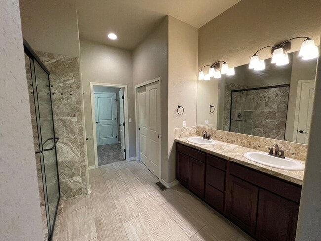 Photo - AMAZING TOWNHOME RIGHT OFF NORTH GATE CLOSE TO AFA & MONUMENT!!!!!!