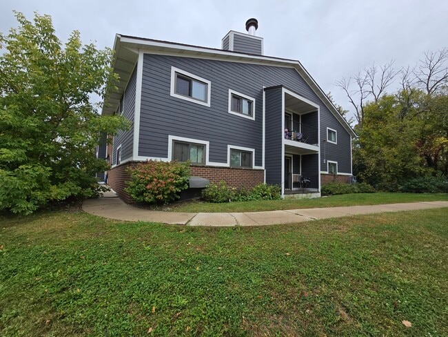 Building Photo - 4521 S Ahmedi Ave Unit 15