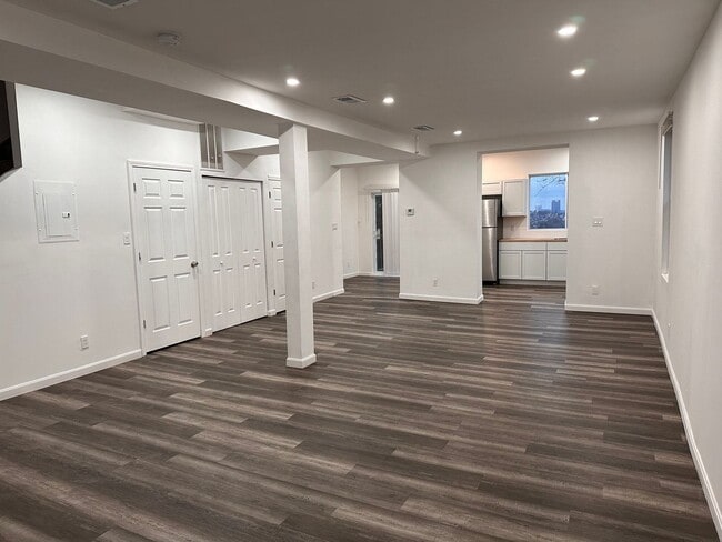 Photo - 4 br, 2.5 bath House - 2729 Custer Avenue