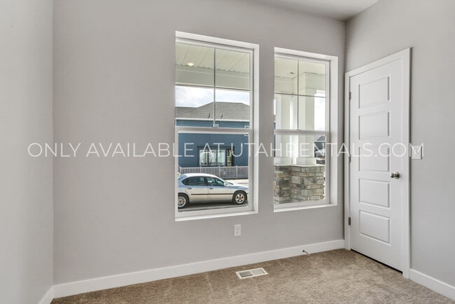 Photo - 4922 Northwood Ln