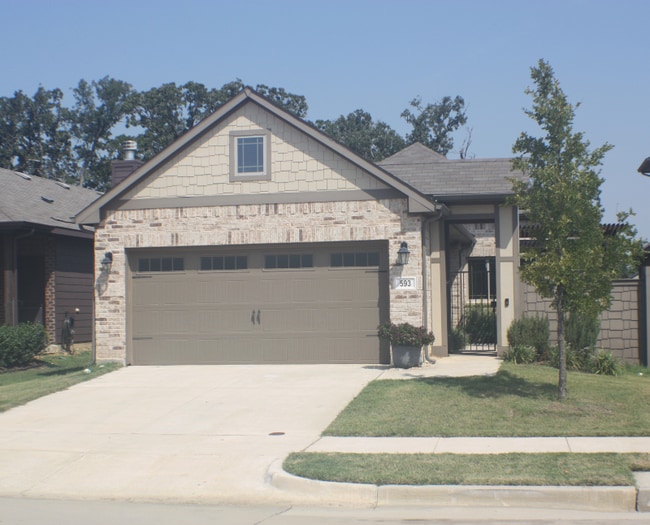 Building Photo - 593 Concho St Rental