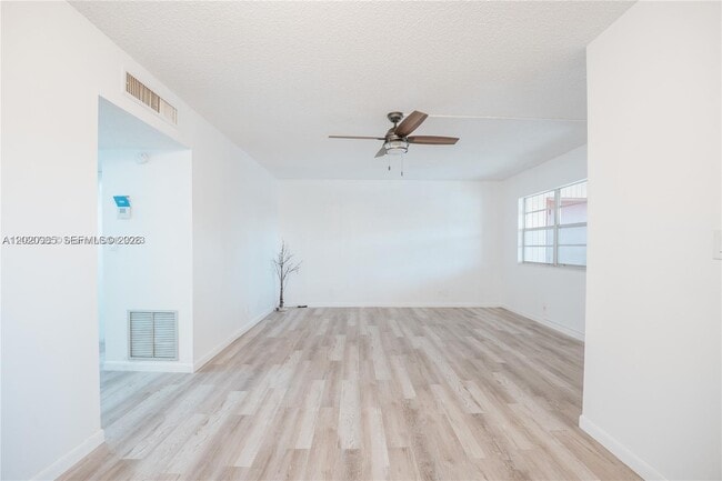 Photo - 2041 NW 81st Ave Unidad 427