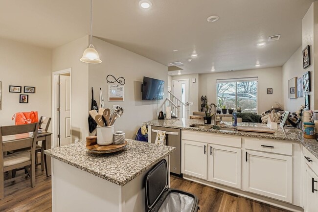 Photo - Beautiful two-story luxury townhome in highly sought after Belleview Place. Like new!