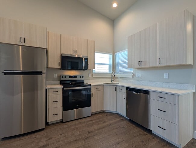 Great 2bed/1bath home with nice upgrades! - Great 2bed/1bath home with nice upgrades!