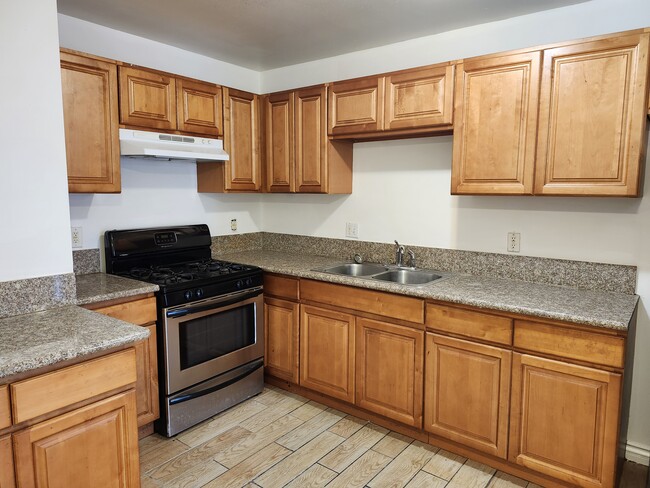 KITCHEN - 2106 S Ridgeley Dr Unidad 3