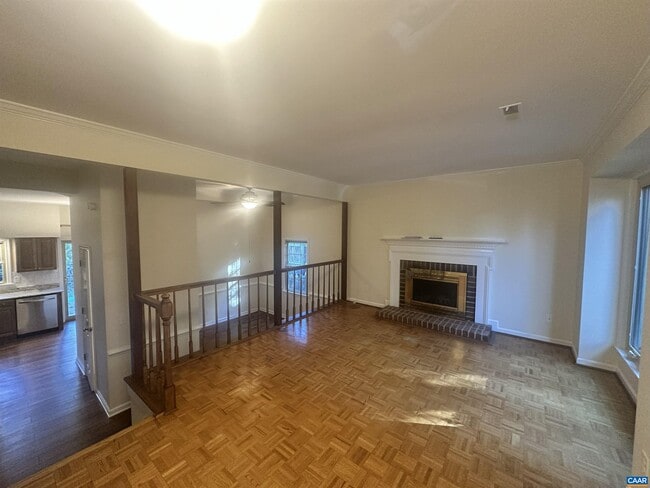 Photo - 933 Huntwood Ln