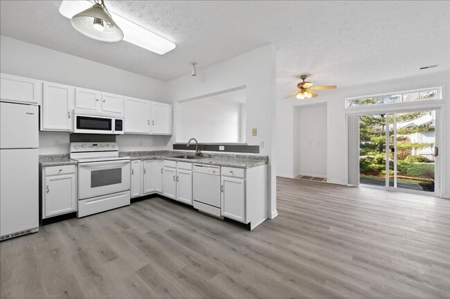 Photo - 7042 Tyler Ln