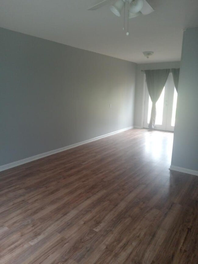 Photo - Pirate Cove Apartments 9-16