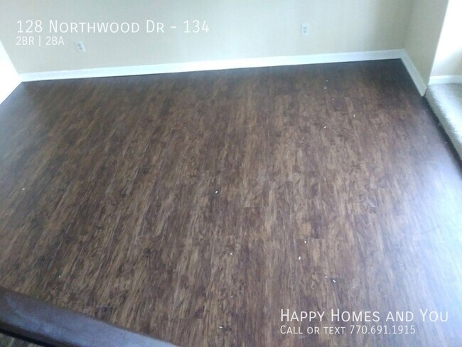 Photo - 128 Northwoods Dr