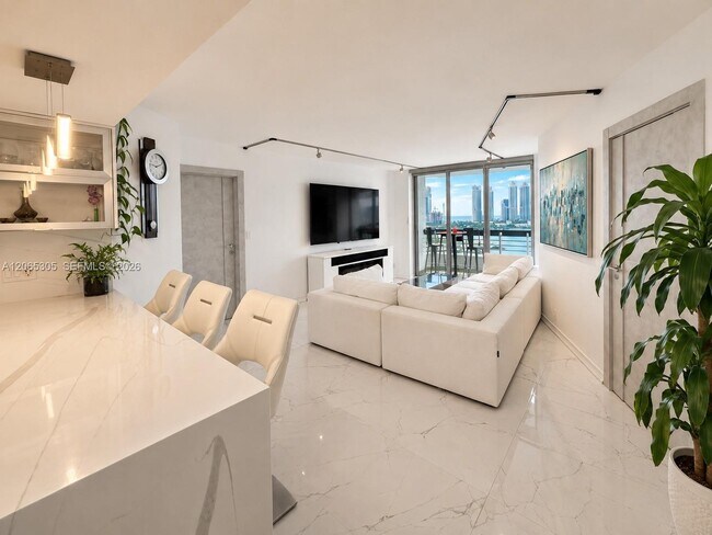 3600 Mystic Pointe Dr Unit 1715