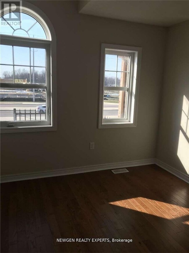 Photo - 37 Military Cres