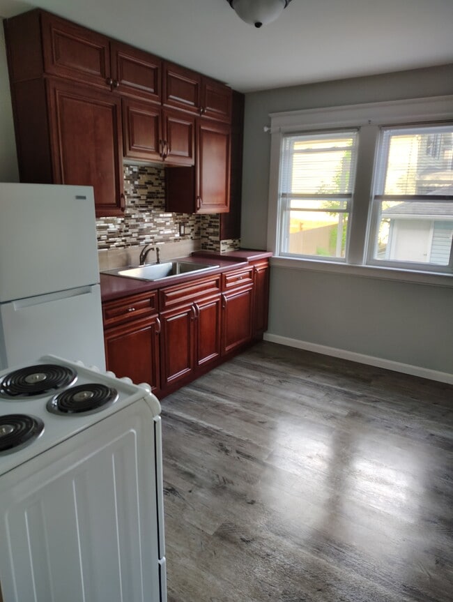 Photo - 153 Grove St Unit 1 bedroom apartment lower flat