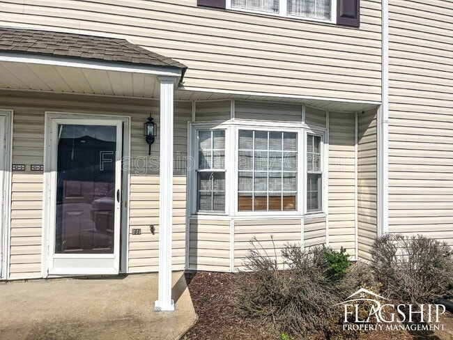 Building Photo - 3813 E Vancroft Cir