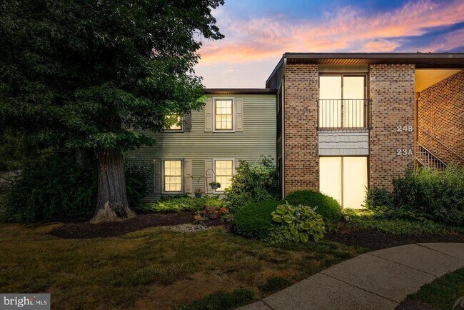 23A W Bluebell Ln