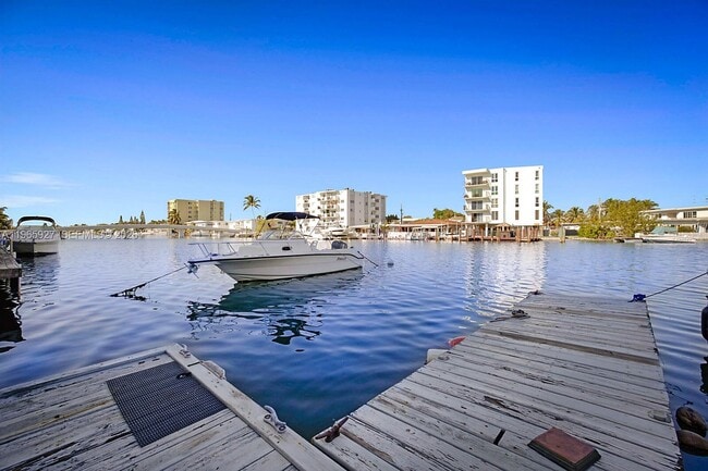 Building Photo - 8142 Byron Ave Unit 3