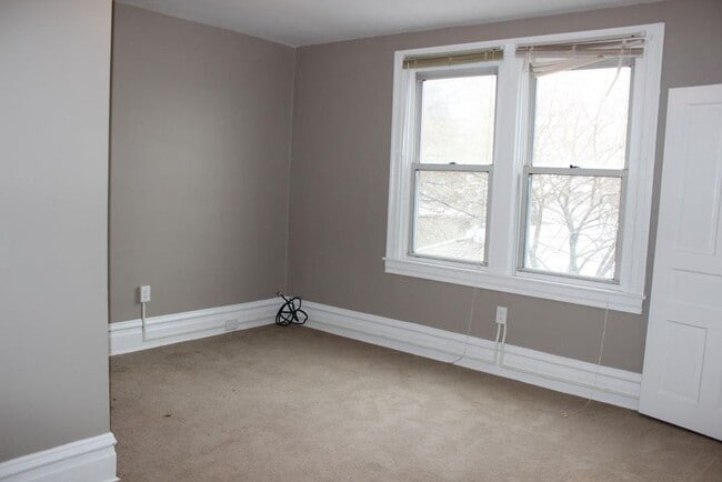 Photo - 256 Whipple St