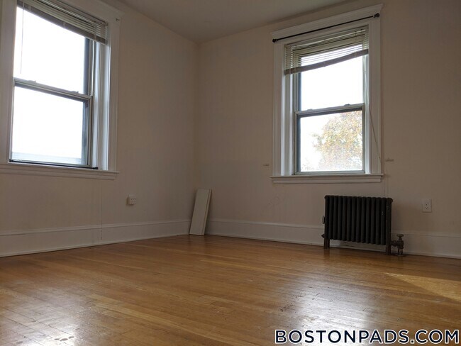 Photo - 14 Lakeville Rd Unit 12-A