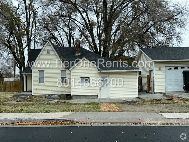 Building Photo - for a limited time, this property offers n... Rental